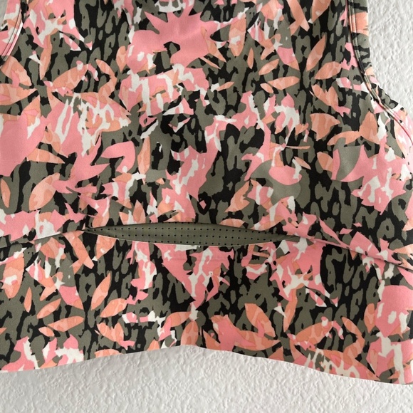 SWEATY BETTY | Limited Edition Floral Power Sports Bra in Green & Pink | Size S - Picture 11 of 12